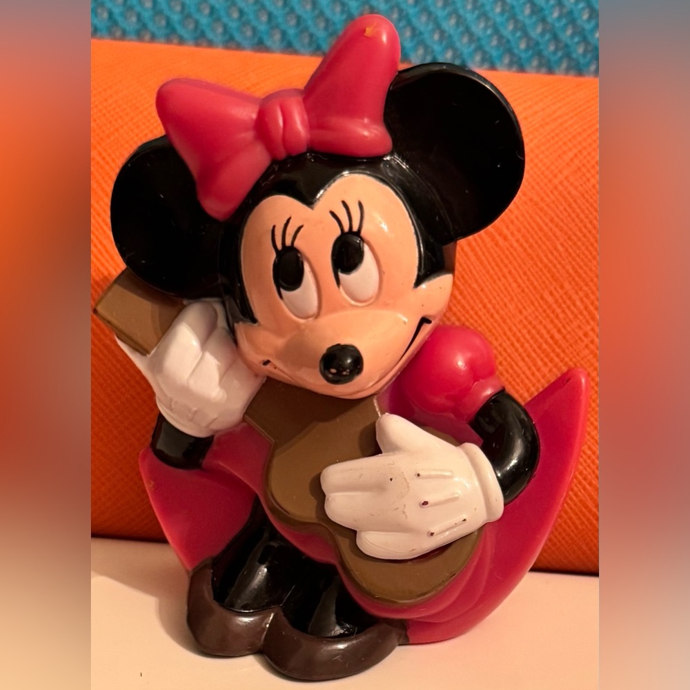 Vintage 1986 Minnie Mouse Plastic Figurine